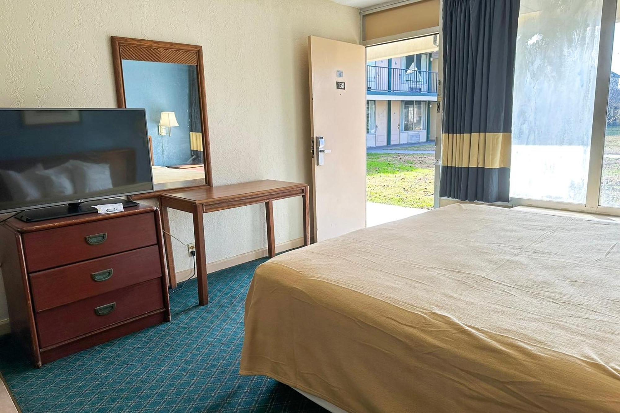 Super Inn & Suites By Oyo Milledgeville Eksteriør billede